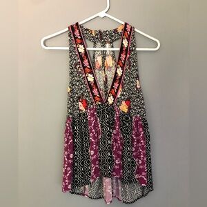 Free People Size XS Sleeveless V Neck Black Floral Tank Top